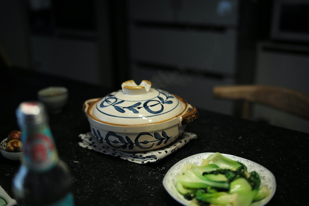 Visual illustration for 不粘锅涂层脱落还能用吗